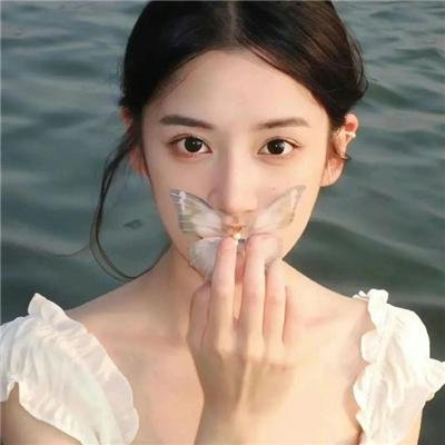 心不在焉的服务生